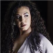 Profesora de canto y/o piano imparte clases a niños, jóvenes y adultos